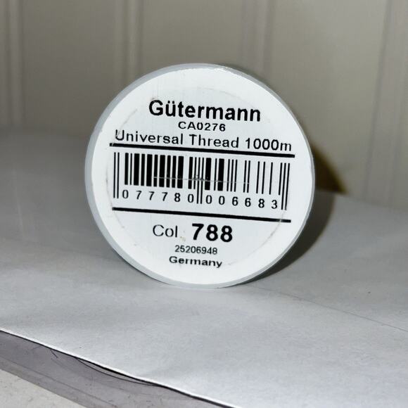Gutermann Premium Serger Thread 1000m #788 Dark Green NEW Universal CA0276 - Picture 3 of 8